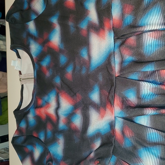 Amelia Lularoe - Picture 2 of 4